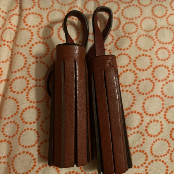 Elegant Brown Leather Crossbody Bag - Picture 9 of 11